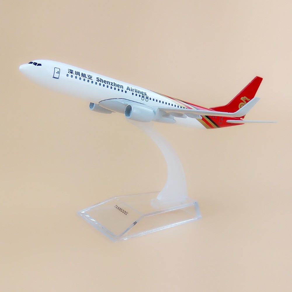 Shenzhen Airlines Boeing 737