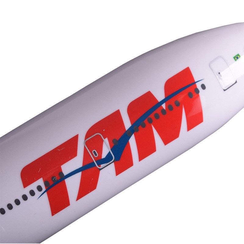 XL TAM Airlines Boeing 777
