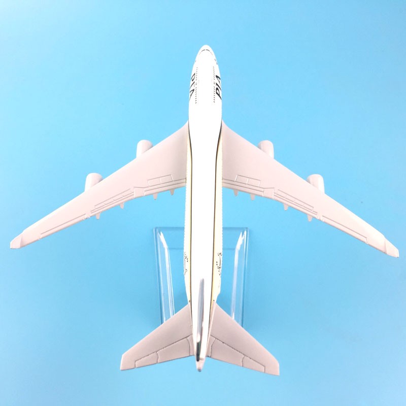 Pakistan International Boeing 747