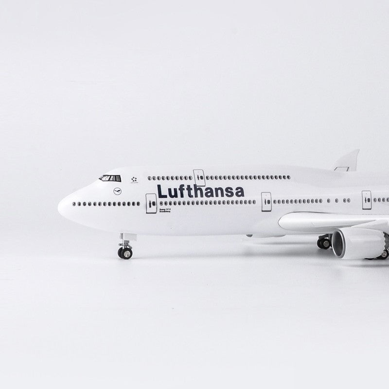 XL Lufthansa Boeing 747