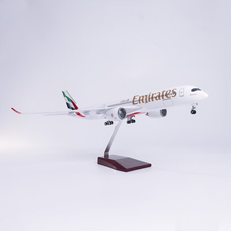 XL Emirates Airbus A350
