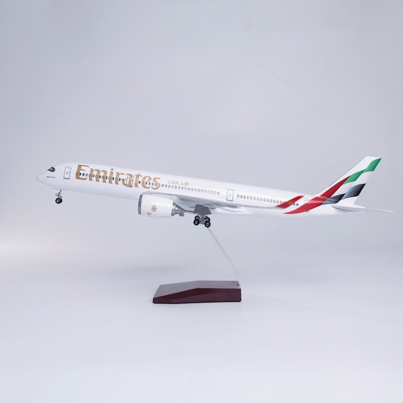 XL Emirates Airbus A350
