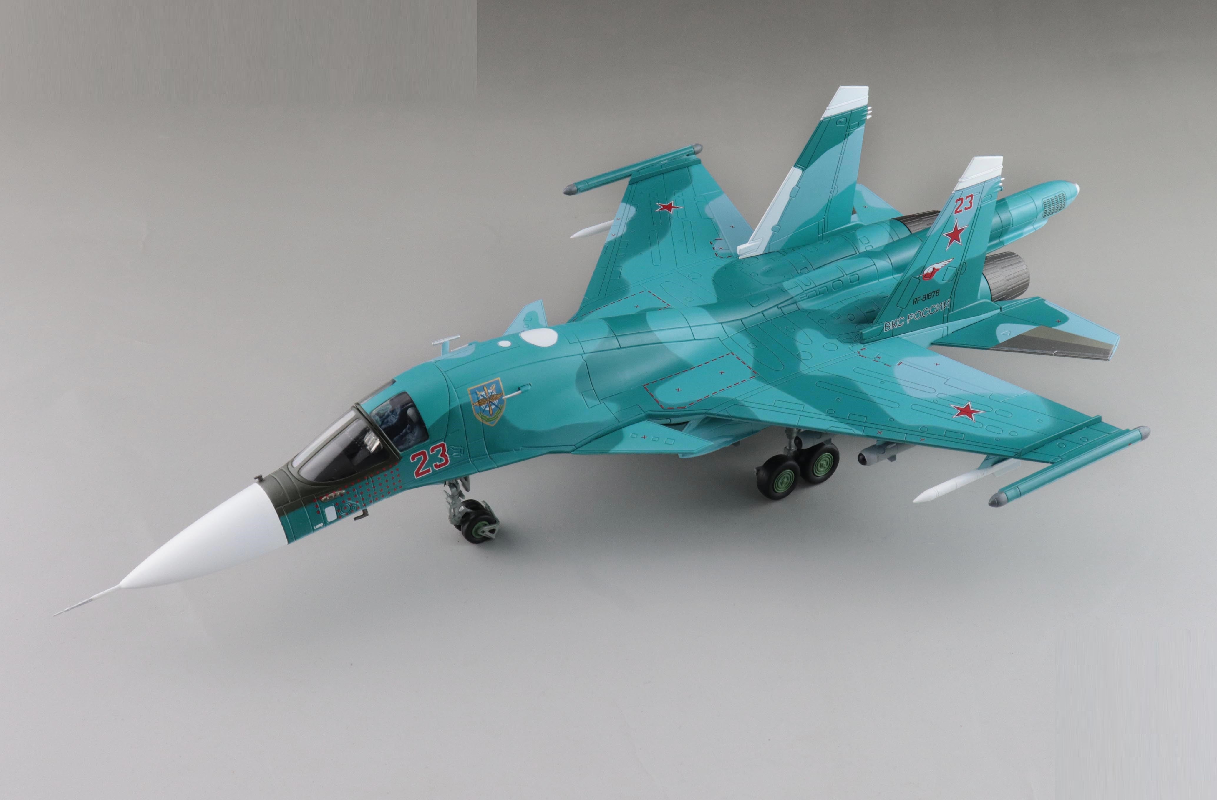 Sukhoi SU-34 Fullback Fighter Bomber Model Plane - 1/72 Scale