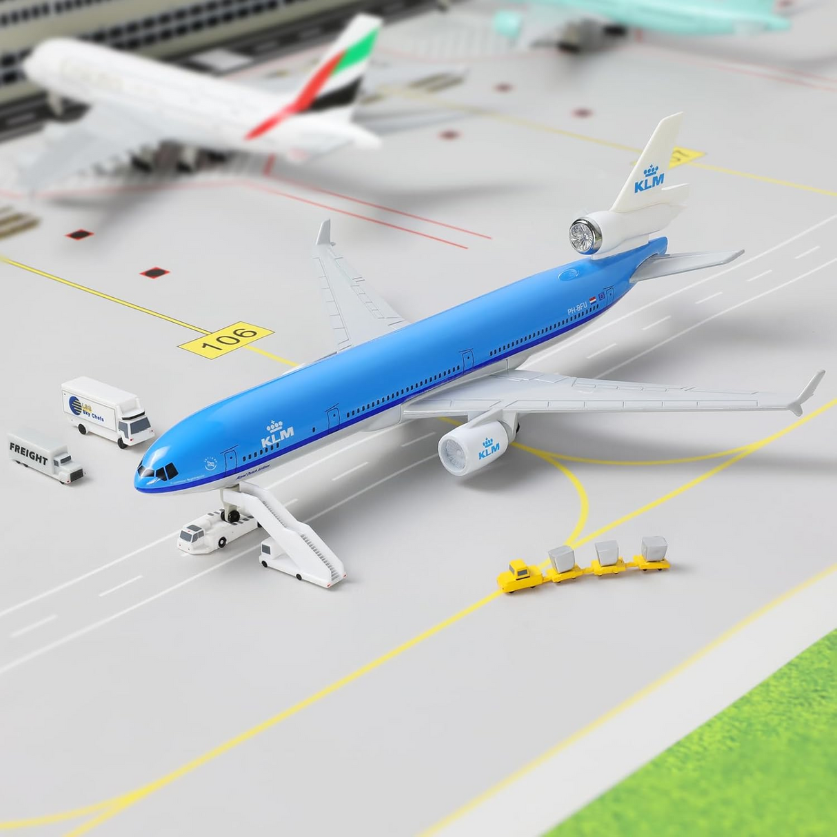 KLM MD-11
