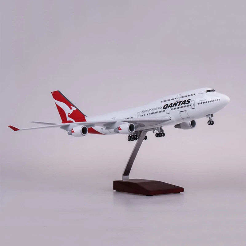 XL Qantas Boeing 747