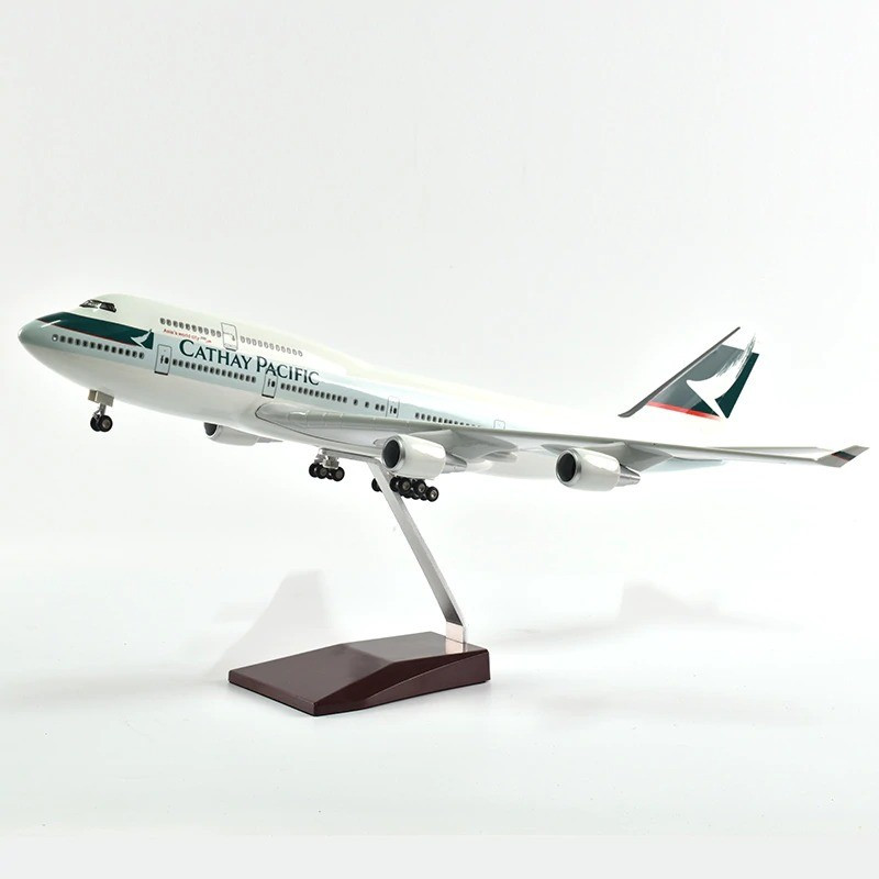 XL Cathay Pacific Boeing 747