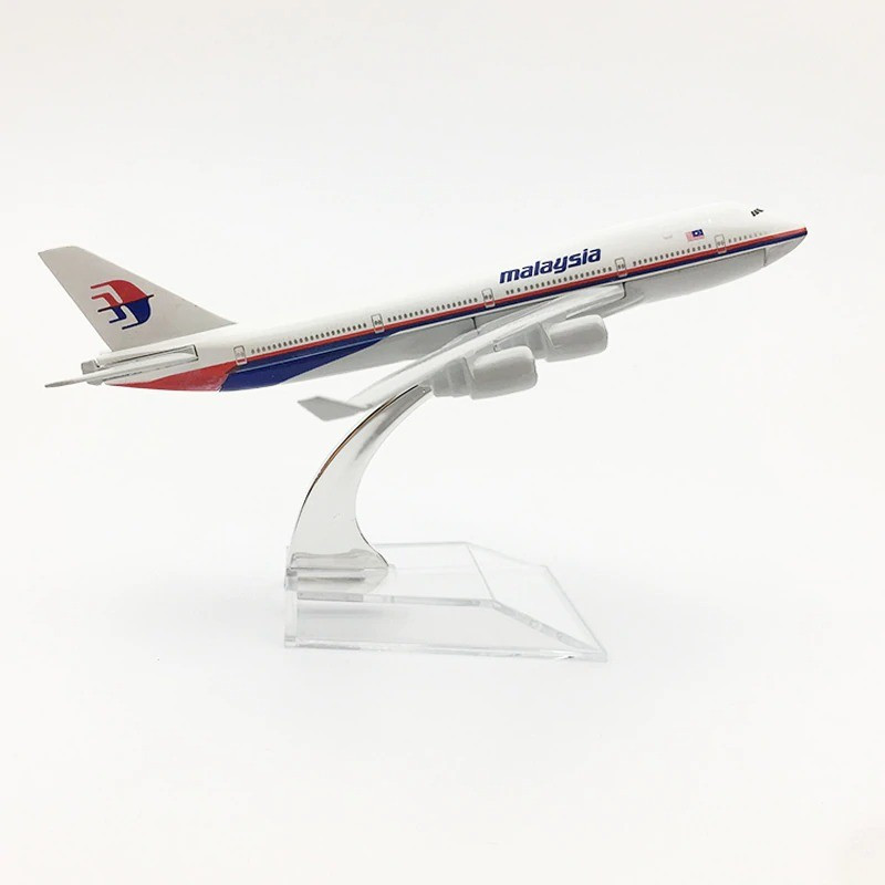 Malaysia Airlines Boeing 747 Airplane 16cm DieCast Plane Model