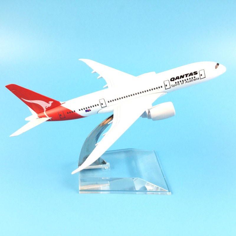 Qantas 787モデルプレーン　（1/200） Amazon.com: GeminiJets Boeing 787-9 Commercial Aircraft