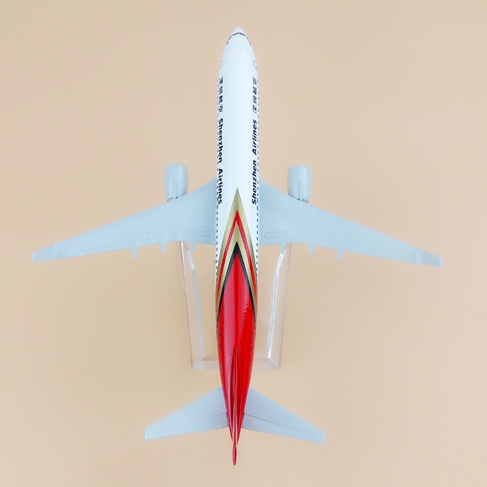 Shenzhen Airlines Boeing 737