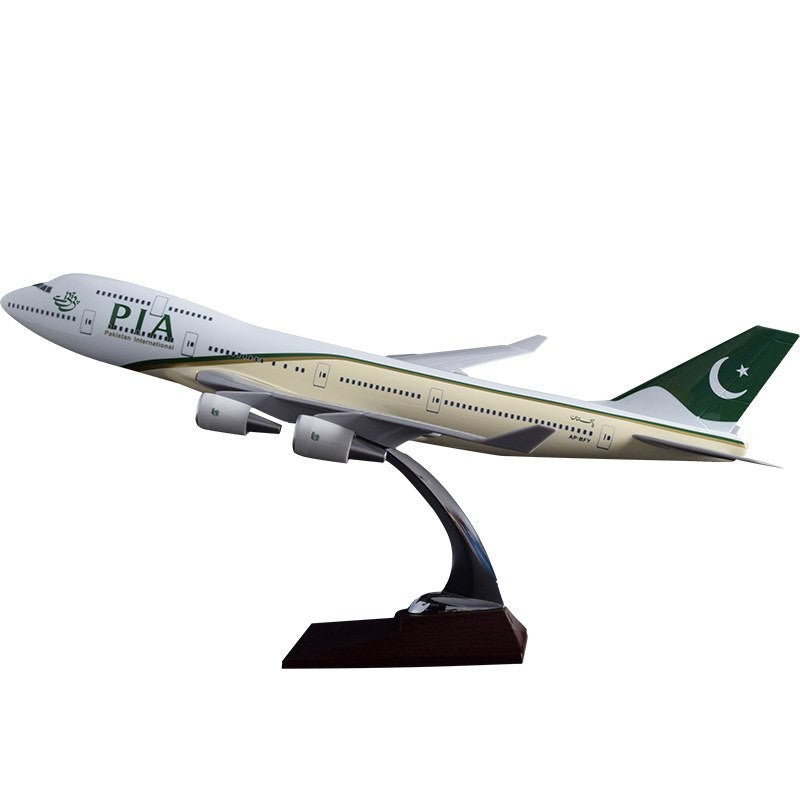 XL Pakistan International Boeing 747