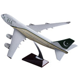 XL Pakistan International Boeing 747