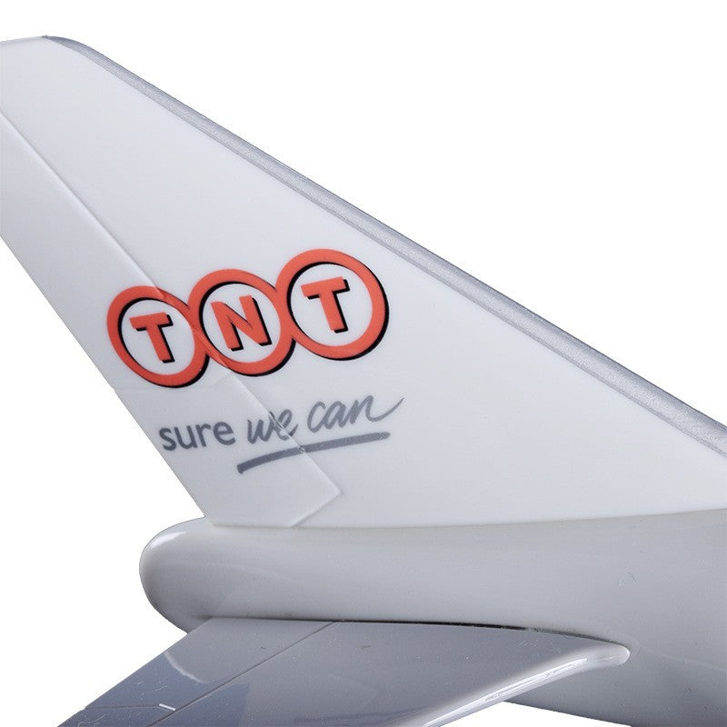 XL TNT Express Boeing 747
