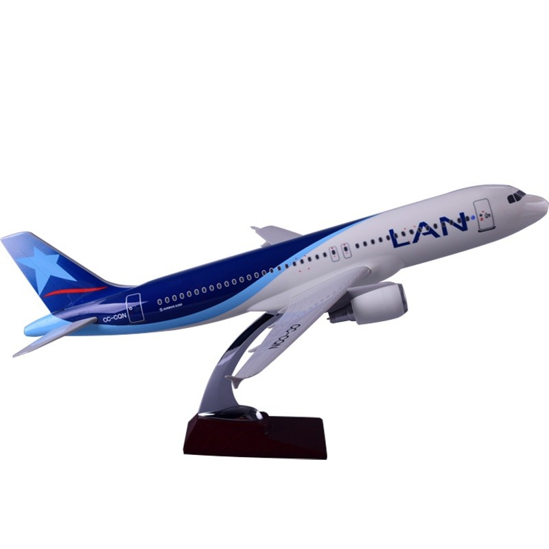 XL LAN Airlines Airbus A320