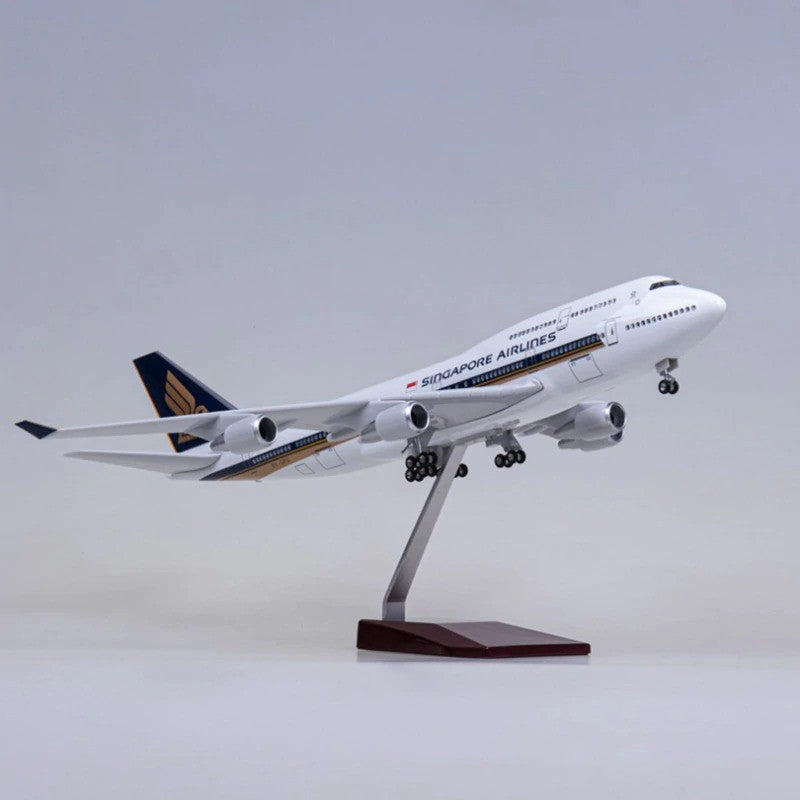 XL Singapore Airlines Boeing 747