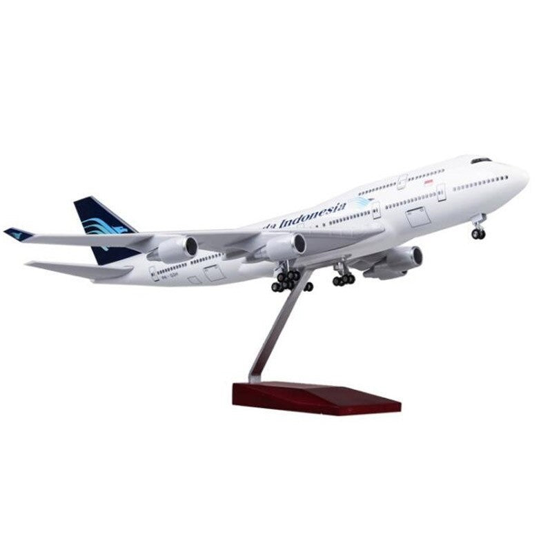 XL Garuda Indonesia Boeing 747