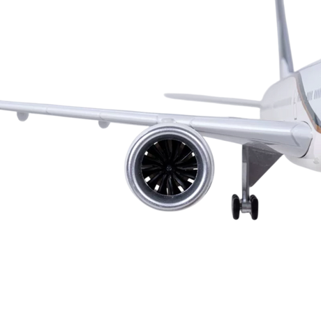 XL Pakistan International Boeing 777 Model Aircraft - Photo 4