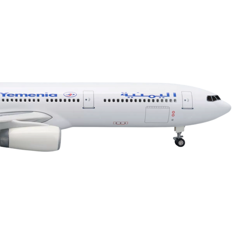 XL Yemenia Airbus A330 Model Aircraft - Photo 4