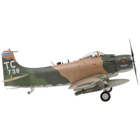 Douglas A-1H Skyraider - "The Proud American" Model Aircraft - Photo 4
